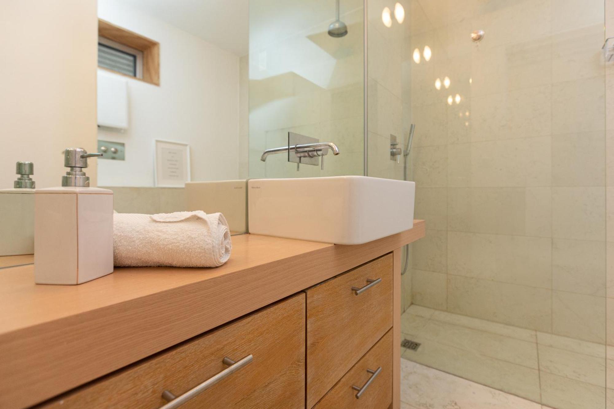 White And Brown Exclusive Loft With Terrace - Free Parking - M2 Station Apartment Milan Bagian luar foto