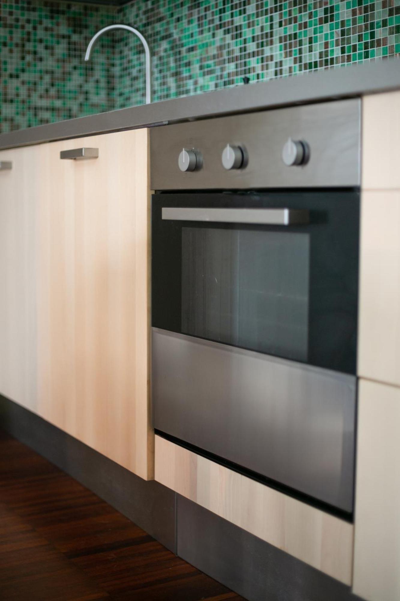 White And Brown Exclusive Loft With Terrace - Free Parking - M2 Station Apartment Milan Bagian luar foto