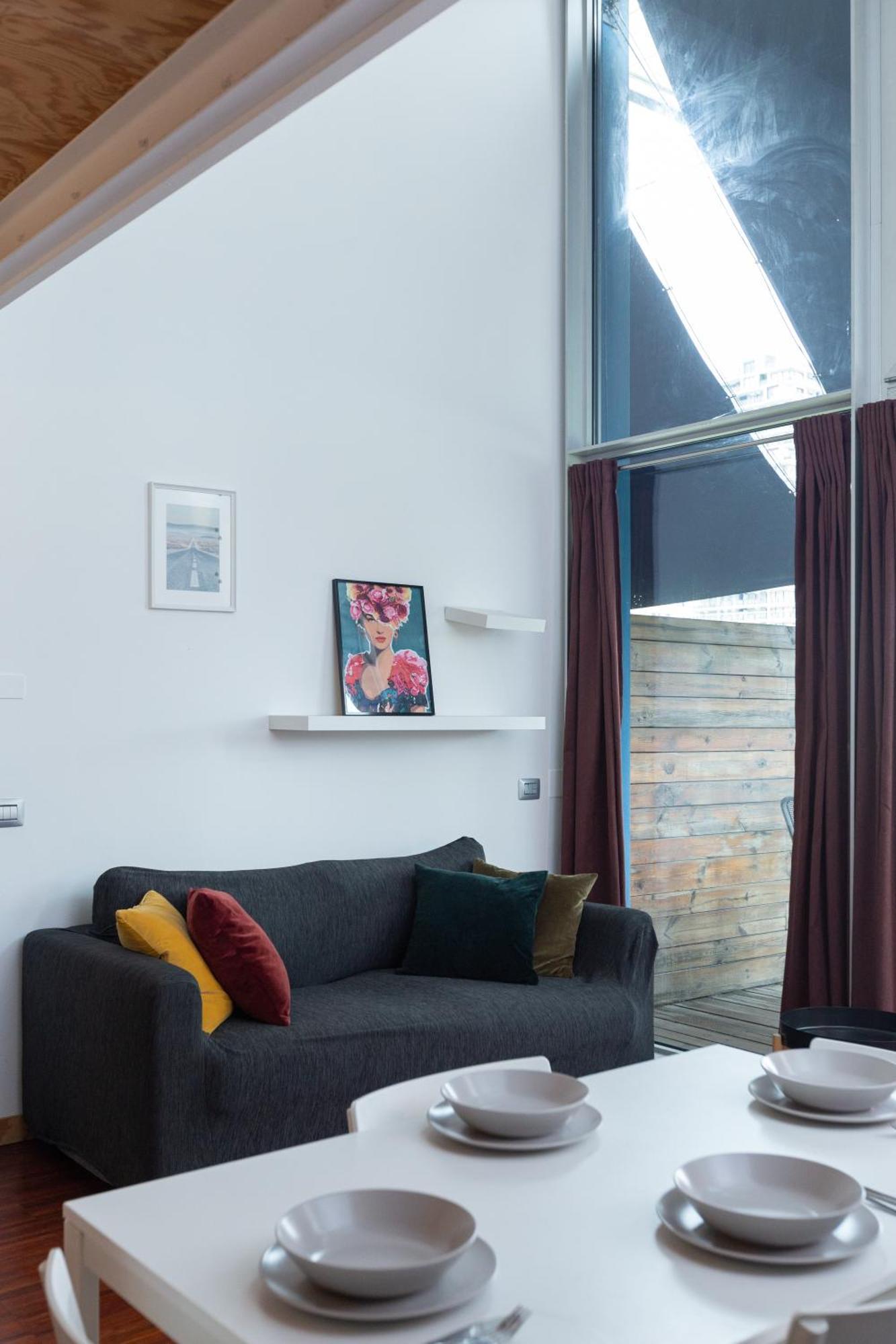 White And Brown Exclusive Loft With Terrace - Free Parking - M2 Station Apartment Milan Bagian luar foto