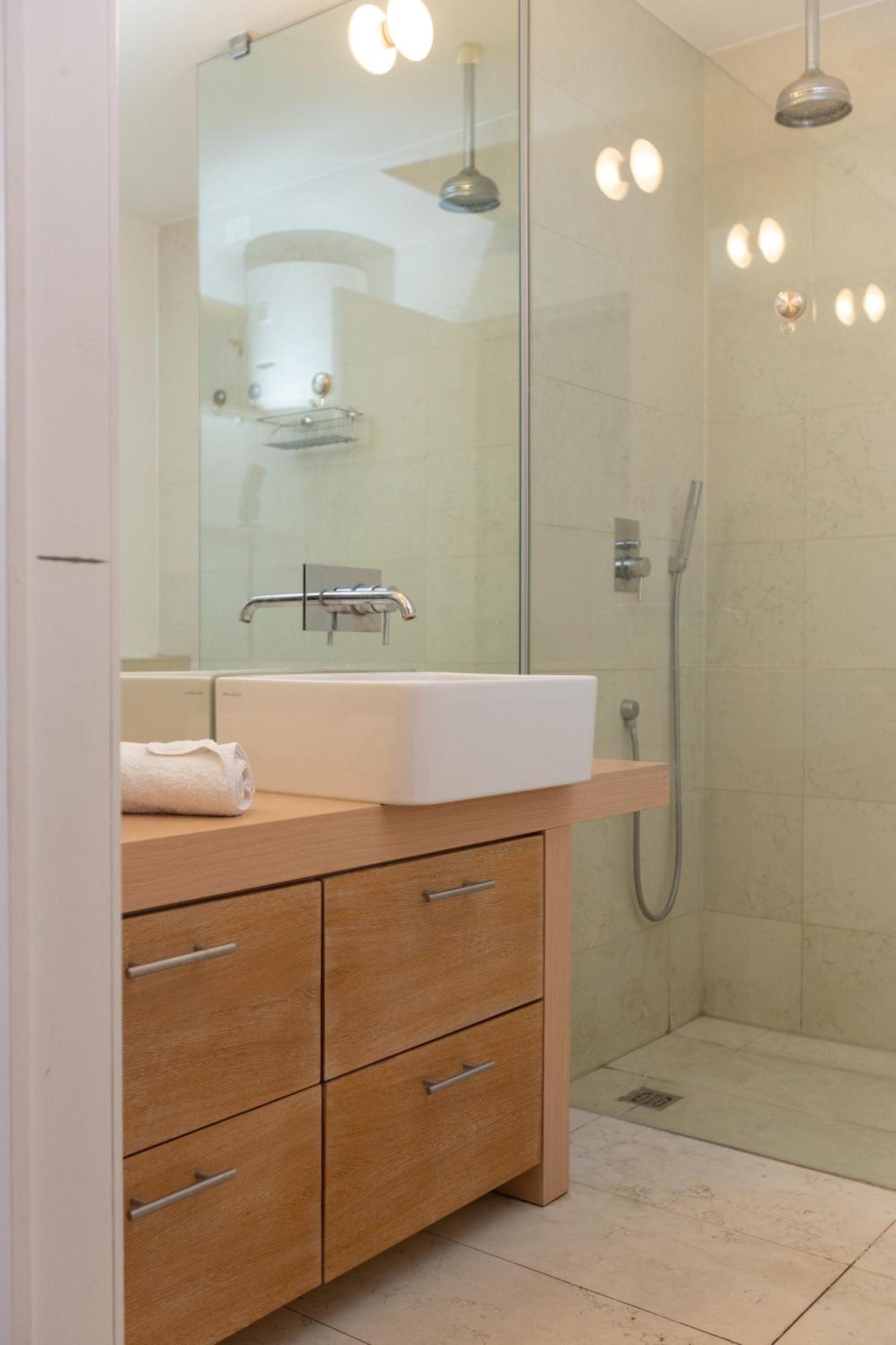 White And Brown Exclusive Loft With Terrace - Free Parking - M2 Station Apartment Milan Bagian luar foto